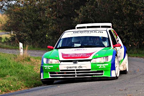 Brian Madsen var flyvende på asfaltprøverne og hjemtog mesterskabet før tid i sin Peugeot 306 Maxi